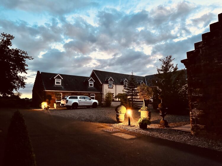 courtyard at Loaninghead holiday cottages.