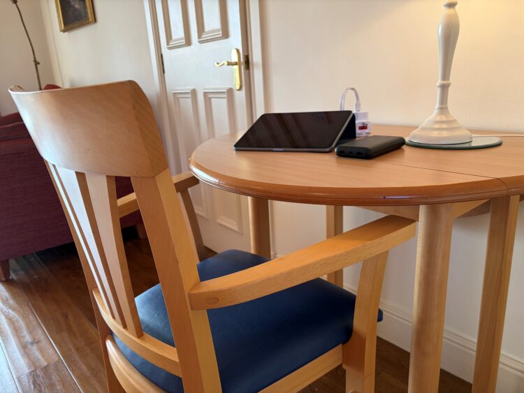 Stables Cottage, Loaninghead work station.
